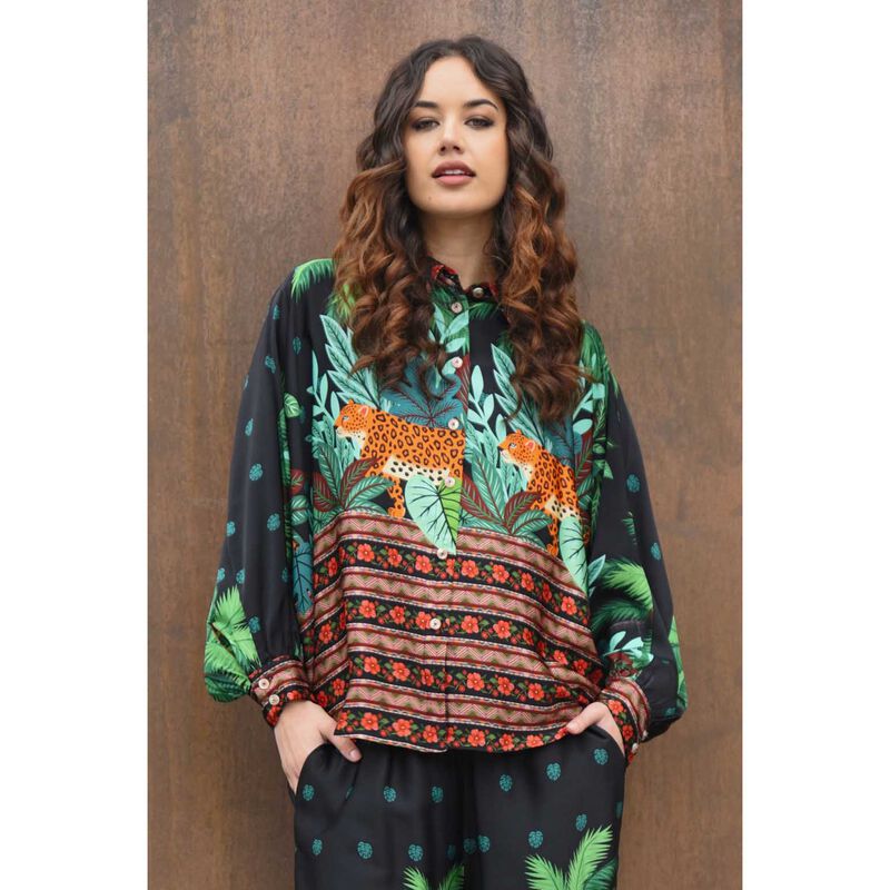 Curate Behind Her Back Shirt image number 1